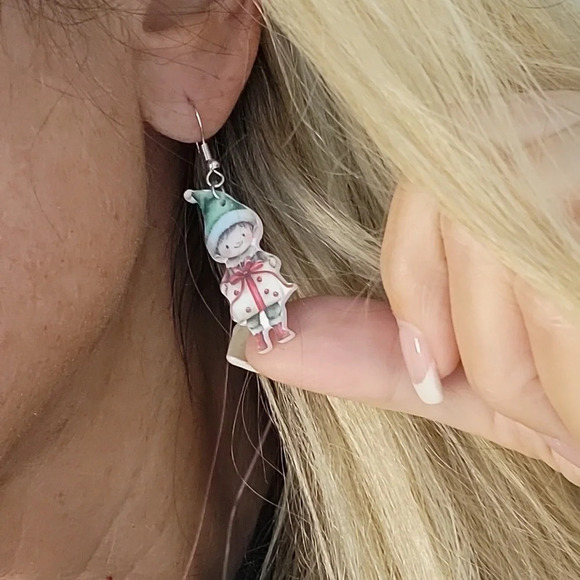 FARMHOUSE ELF EARRINGS - Picture 3 of 6